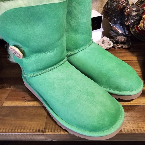 Rare UGG Australian bailey button  boot Chestnut color Everglade women's size 7 - Picture 1 of 10